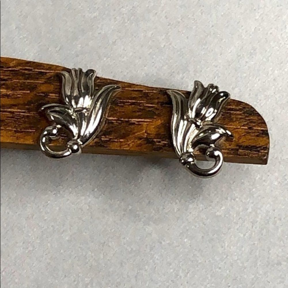 Vintage Tulip Earring